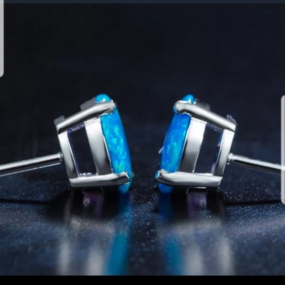 Opal earring Studs - Picture 3 of 4